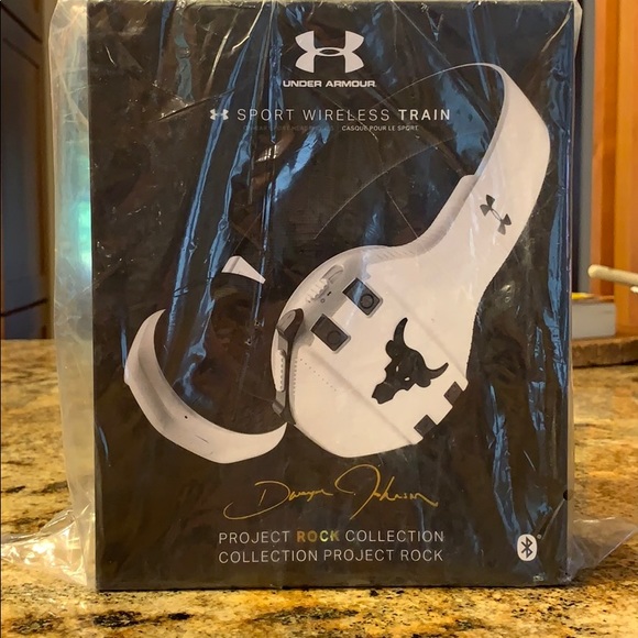 Project Rock Bluetooth Headphones - Picture 2 of 3